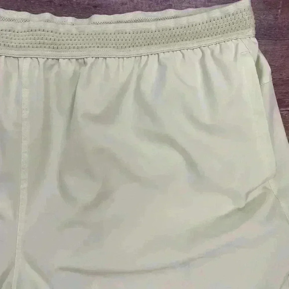 Fabletics The Fundamental Short Lined Men's XXL 7" Faded Lime Gym Hybrid Yoga - Picture 2 of 12